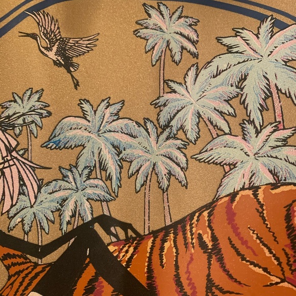 Never worn guess dress sparkling tissu - Picture 3 of 4